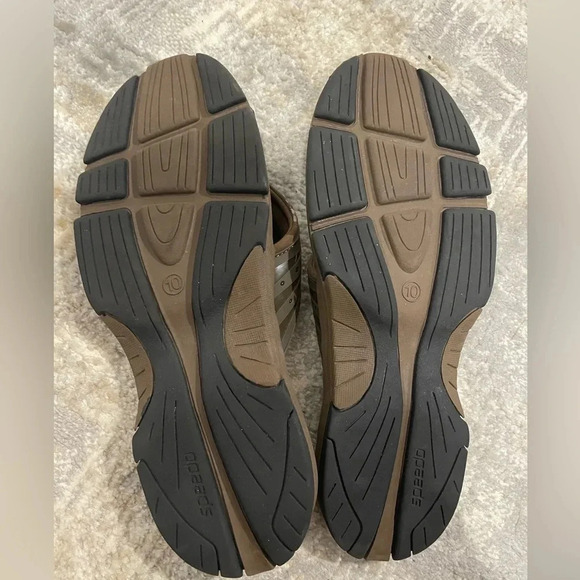 SPEEDO Men's BROWN Flip Flops Sandals Thong Style Size US 10 - Picture 2 of 5